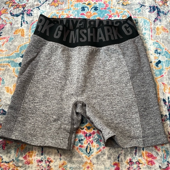 Gym shark bike shorts - Picture 1 of 2